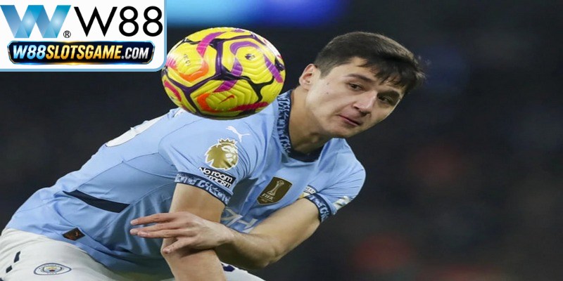 Arsenal Gửi Đề Nghị Chiêu Mộ Tài Năng Trẻ Jeremy Monga 17 Abdukodir Khusanov va chạm mạnh khiến quay phim nhập viện