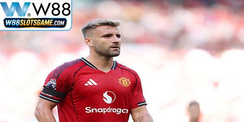 Abdukodir Khusanov Của Man City Khiến Quay Phim Nhập Viện 17 Luke Shaw phải chấp nhận giảm sâu mức lương 200.000 bảng/tuần